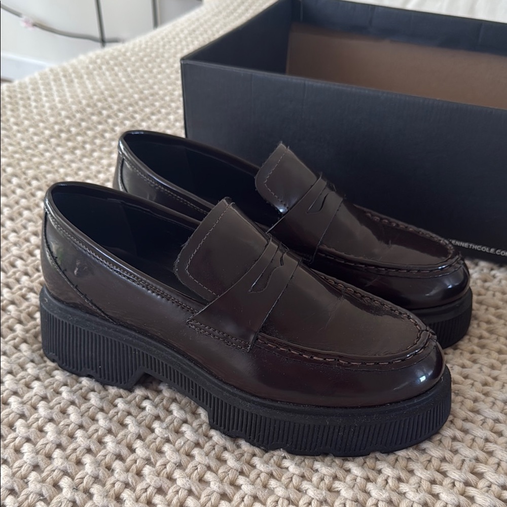 Kenneth Cole Bordeaux Leather Slip-On Loafers Women’s 9.5 worn once!